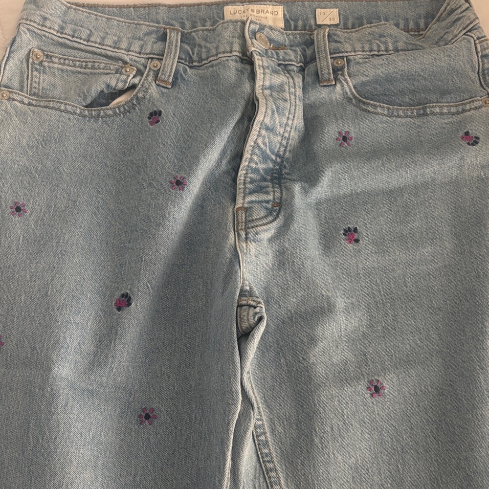 Lucky Brand Light Blue Jeans with floral Embroidery 🩷💙